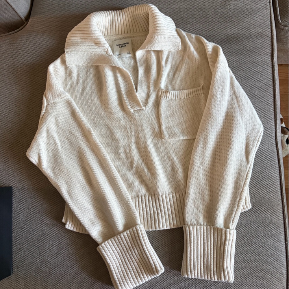 Abercrombie and Fitch Knit Sweater